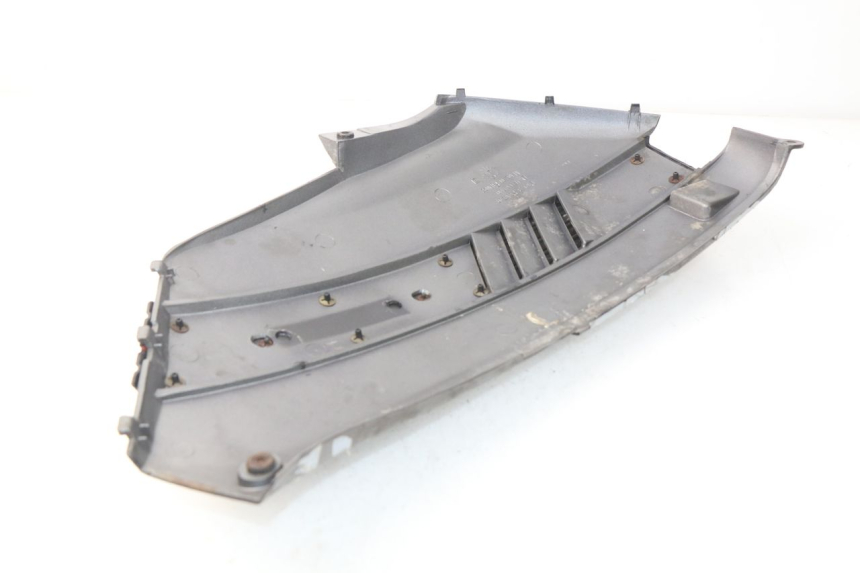 photo de FLANC ARRIERE DROIT PEUGEOT SC 50 (1988 - 1992) - Gros plan technique