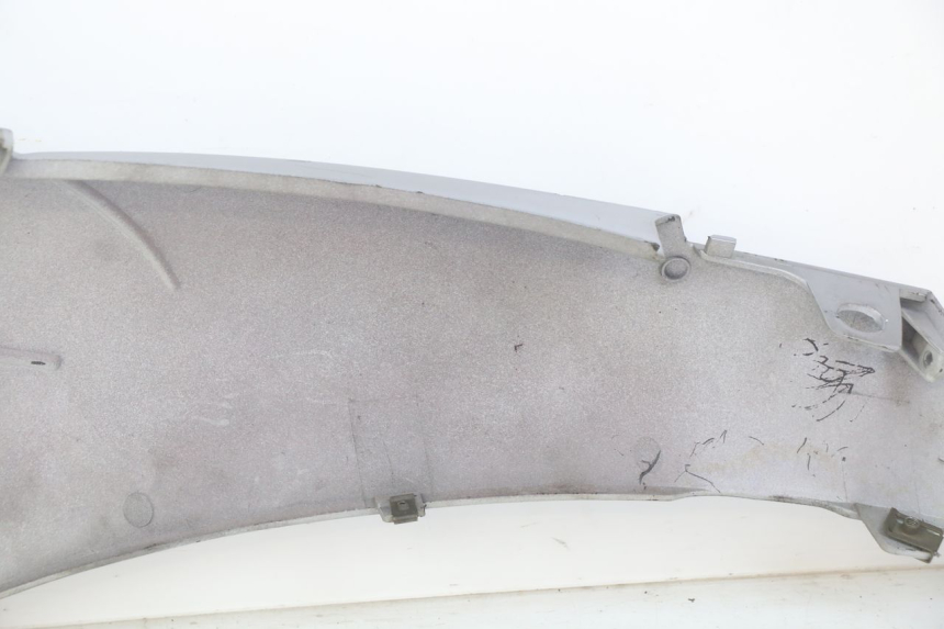 photo de FLANC ARRIERE DROIT APRILIA SCARABEO LIGHT 125 (2007 - 2011) - Gros plan technique