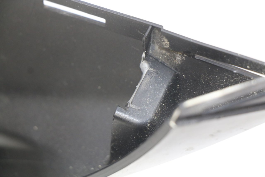 photo de FLANC ARRIERE DROIT SUZUKI SIXTEEN 125 (2008 - 2010) - Points de fixation