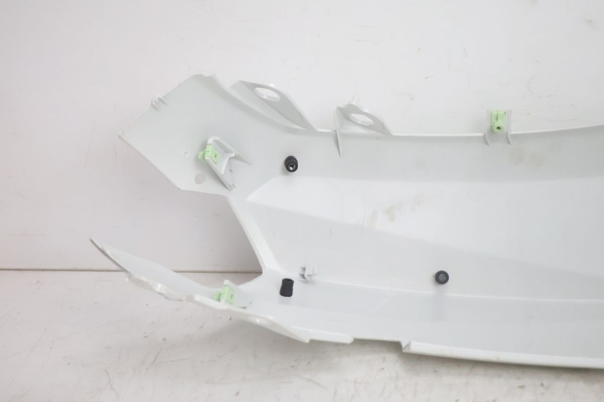 photo de FLANC ARRIERE DROIT PEUGEOT STREETZONE NAKED 2T 50 (2014 - 2018) - État de surface