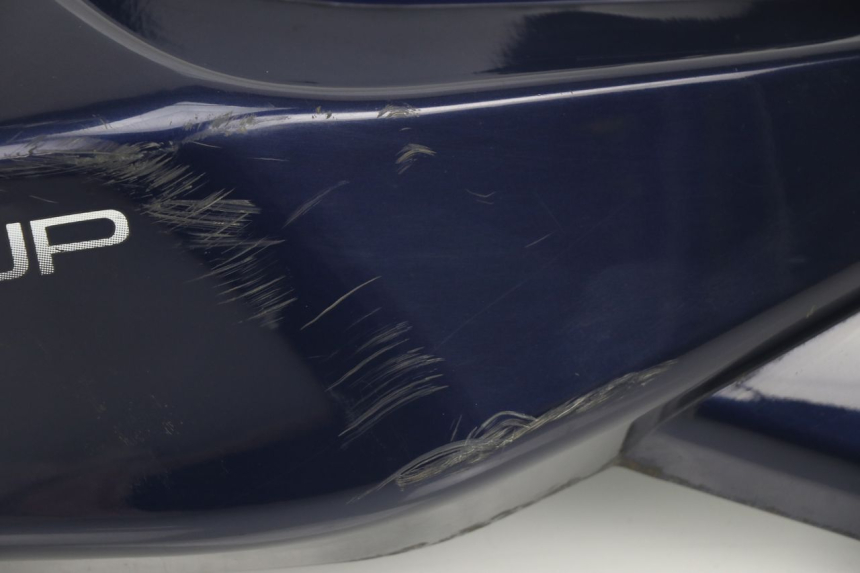 photo de FLANC ARRIERE DROIT PEUGEOT SUM UP 125 (2008 - 2013) - Détails caractéristiques