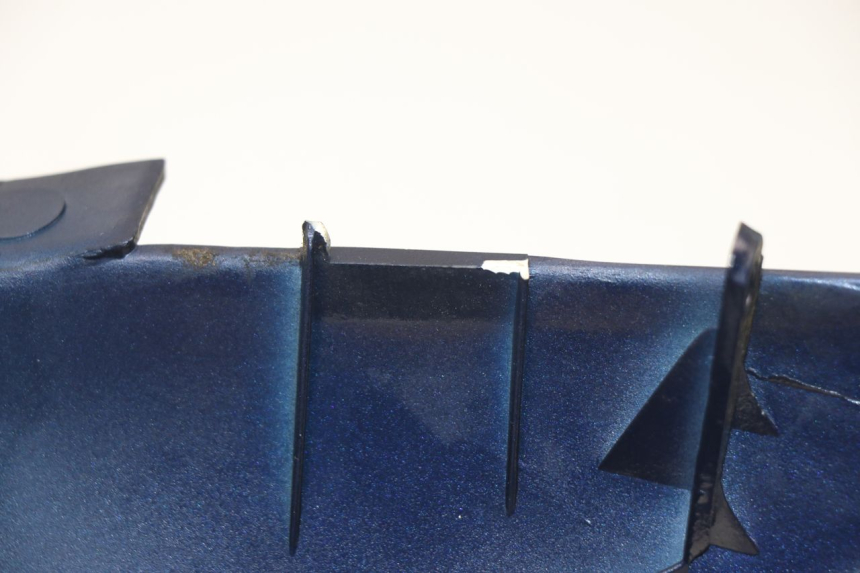 photo de FLANC ARRIERE DROIT PEUGEOT SUM UP 125 (2008 - 2013) - Points de fixation