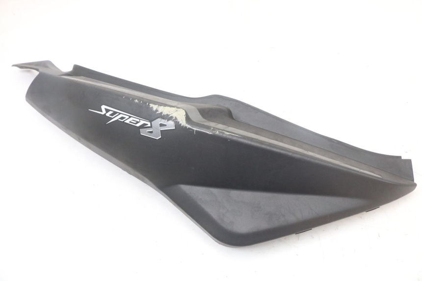 photo de FLANC ARRIERE DROIT KYMCO SUPER 8 4T 50 (2018 - 2020) - Détail de la pièce