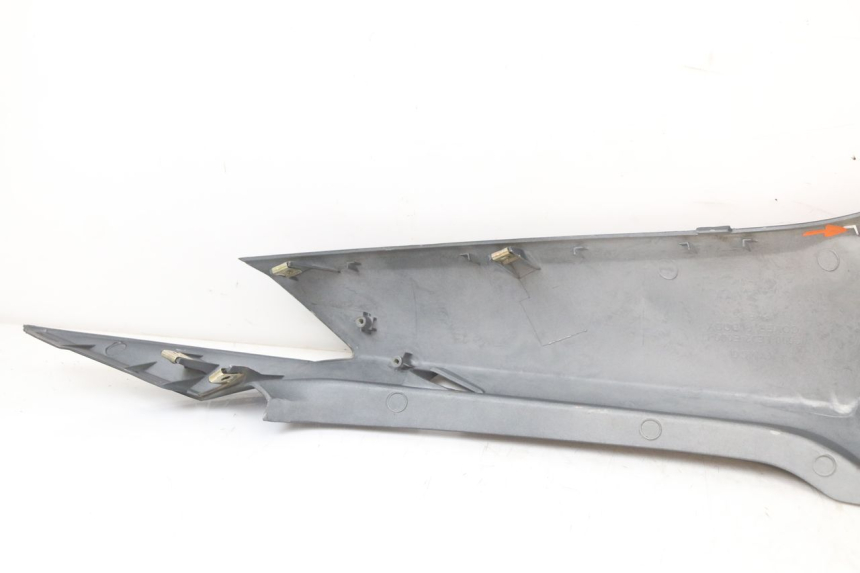 photo de FLANC ARRIERE DROIT KYMCO SUPER 8 4T 50 (2018 - 2020) - Points de fixation