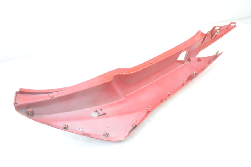 photo de FLANC ARRIERE DROIT KYMCO SUPER 8 125 (2008 - 2015) - Points de fixation