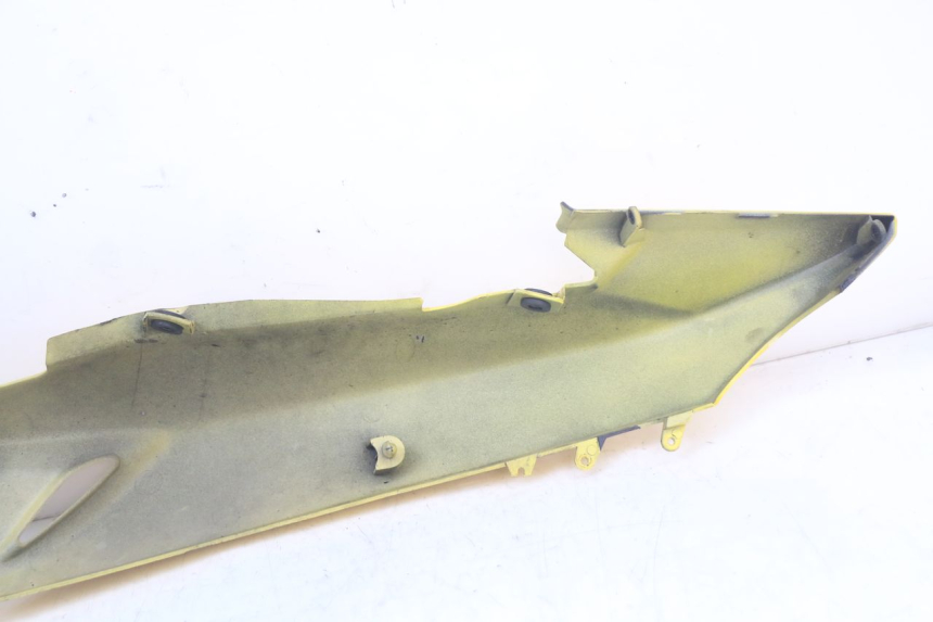 photo de FLANC ARRIERE DROIT SUZUKI GS F 500 (2004 - 2007) - Pièce contrôlée