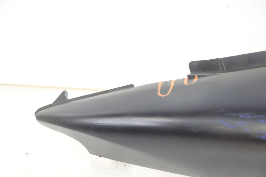 photo de FLANC ARRIERE DROIT SUZUKI SV S 650 (1999 - 2002) - Détails caractéristiques