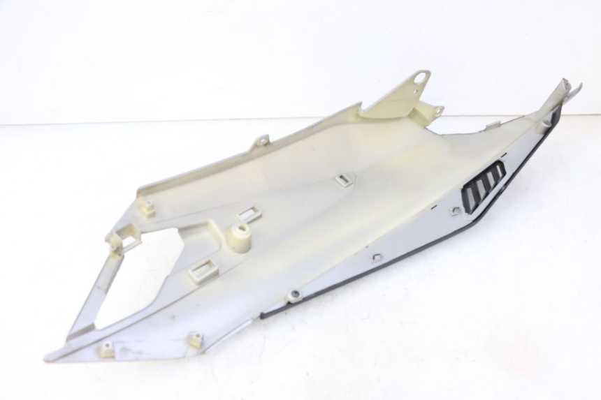 photo de FLANC ARRIERE DROIT APRILIA SXR 50 (2021 - 2023) - Zoom état d’usage