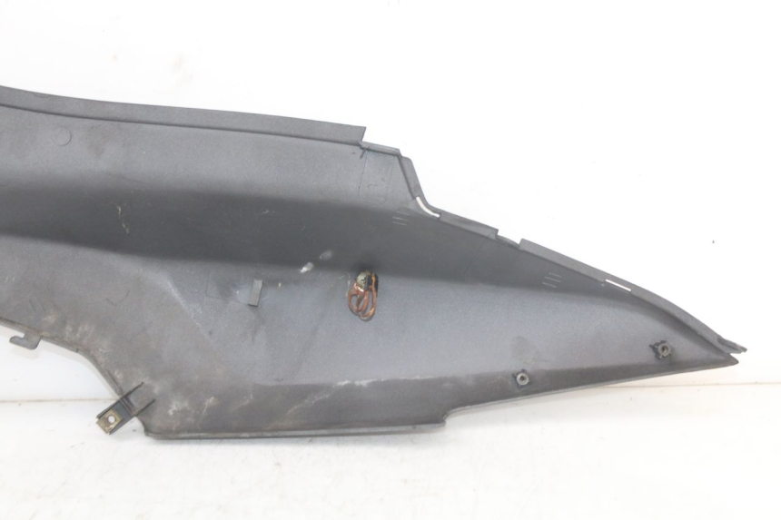 photo de FLANC ARRIERE DROIT SYM ORBIT 2 4T 50 (2008 - 2017) - État de surface