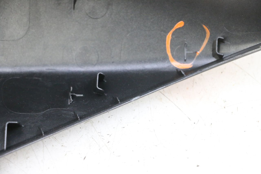 photo de FLANC ARRIERE DROIT YAMAHA TRICITY 300 (2020 - 2024) - Détail de la pièce