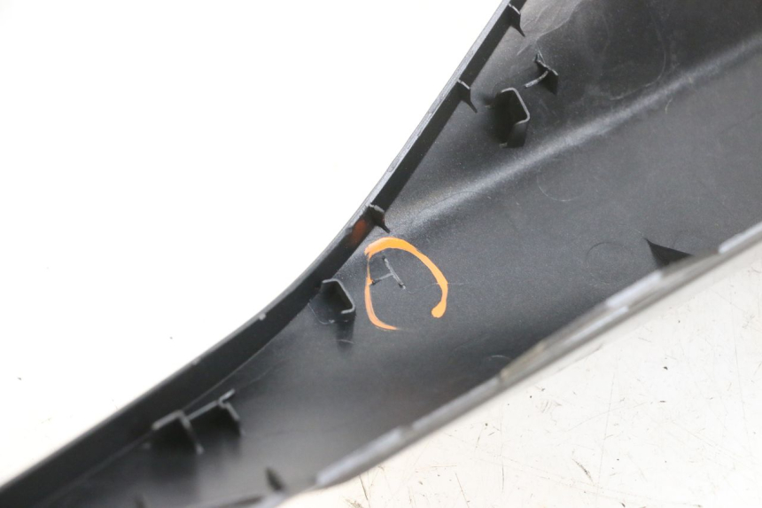 photo de FLANC ARRIERE DROIT YAMAHA TRICITY 300 (2020 - 2024) - Gros plan technique