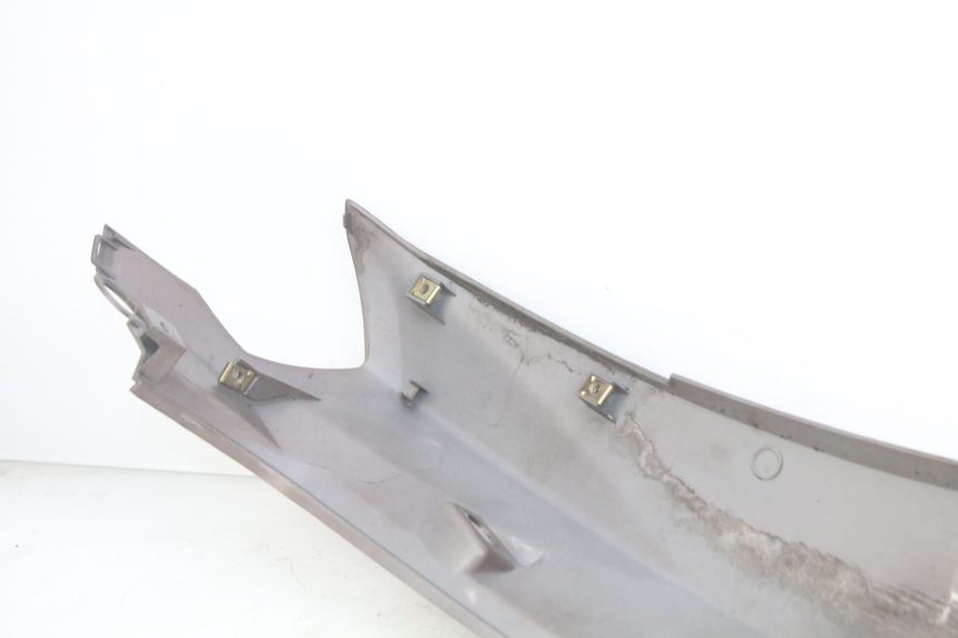 photo de FLANC ARRIERE DROIT PEUGEOT TWEET 4T 50 (2010 - 2014) - Gros plan technique