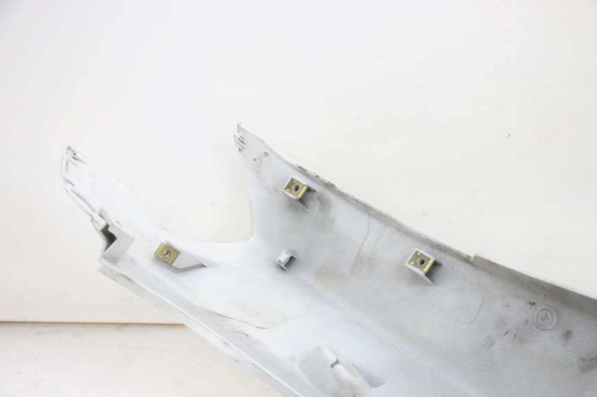 photo de FLANC ARRIERE DROIT PEUGEOT TWEET PRO EFI 4T 50 (2021 - 2022) - Gros plan technique