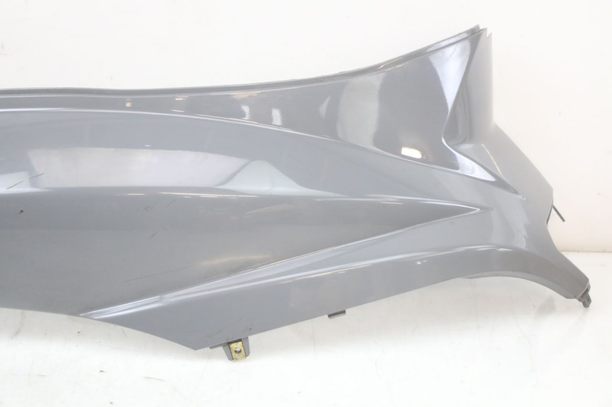 photo de FLANC ARRIERE DROIT PEUGEOT TWEET 125 (2018 - 2021) - Autre angle de vue