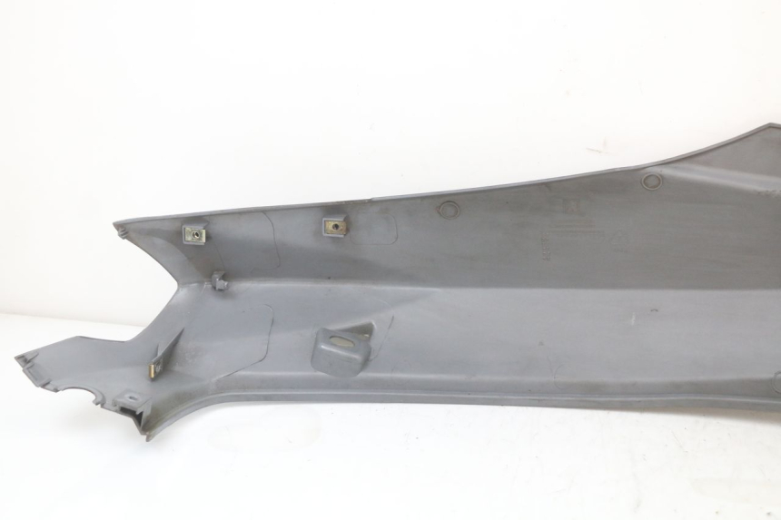 photo de FLANC ARRIERE DROIT PEUGEOT TWEET 125 (2018 - 2021) - Vue d’ensemble