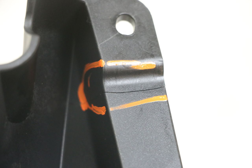 photo de FLANC ARRIERE DROIT KAWASAKI VERSYS ABS 650 (2015 - 2018) - Gros plan technique