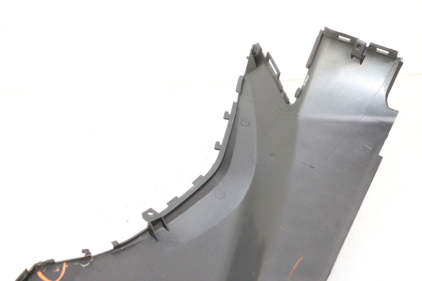 photo de FLANC ARRIERE DROIT MBK WAAP 125 (2008 - 2013) - Détail de la pièce