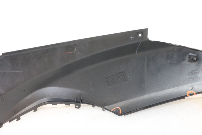 photo de FLANC ARRIERE DROIT MBK WAAP 125 (2008 - 2013) - Points de fixation