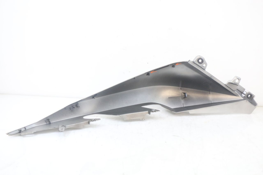 photo de FLANC ARRIERE DROIT YAMAHA XMAX X-MAX ABS 125 (2017 - 2020) - Pièce contrôlée
