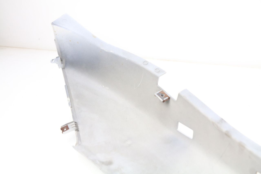 photo de FLANC ARRIERE DROIT YAMAHA XMAX X-MAX 125 (2006 - 2009) - Détail de la pièce