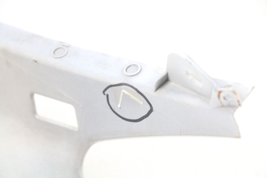 photo de FLANC ARRIERE DROIT YAMAHA XMAX X-MAX 125 (2006 - 2009) - Autre angle de vue