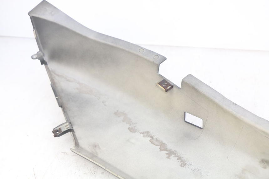 photo de FLANC ARRIERE DROIT YAMAHA XMAX X-MAX 125 (2006 - 2009) - Autre angle de vue