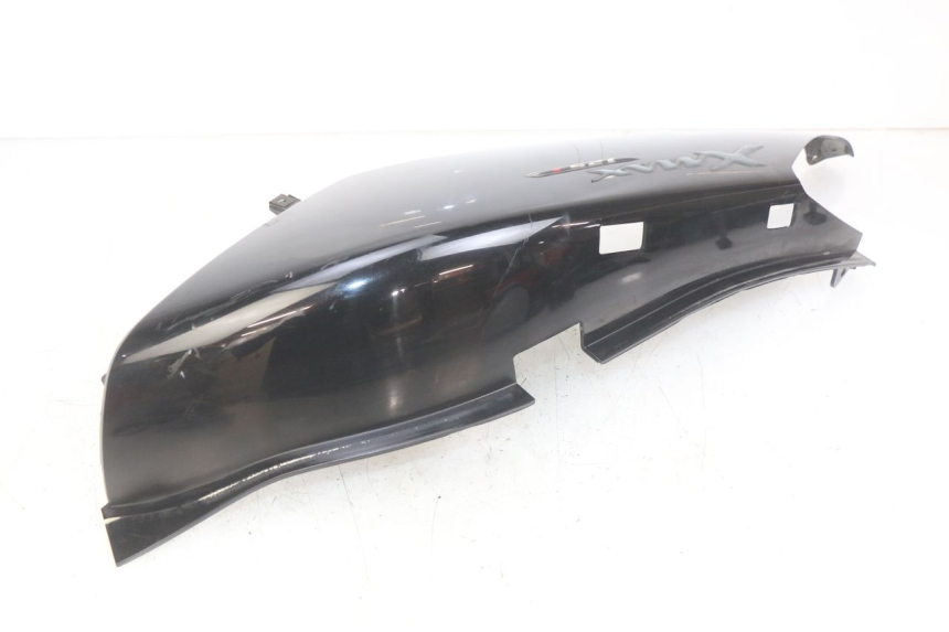 photo de FLANC ARRIERE DROIT YAMAHA XMAX X-MAX 125 (2006 - 2009) - Points de fixation