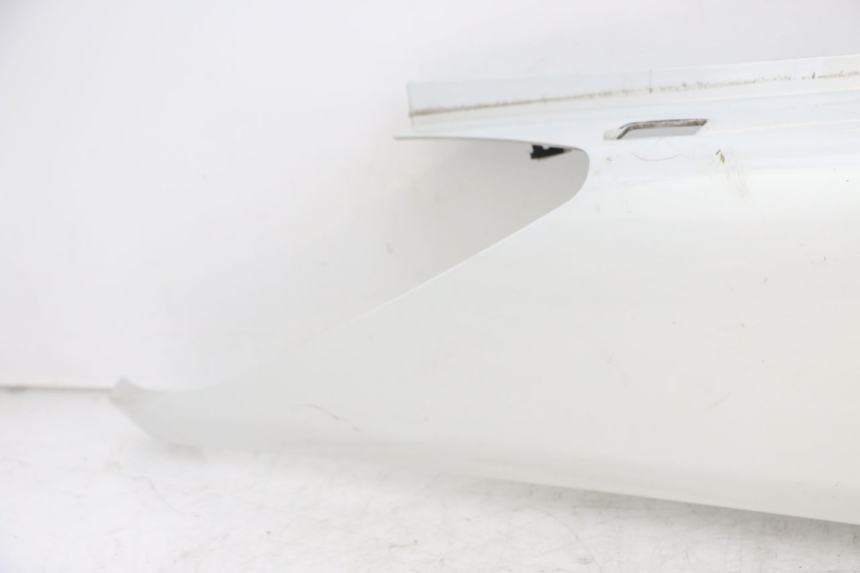 photo de FLANC ARRIERE DROIT YAMAHA X-MAX XMAX 250 (2006 - 2009) - État de surface