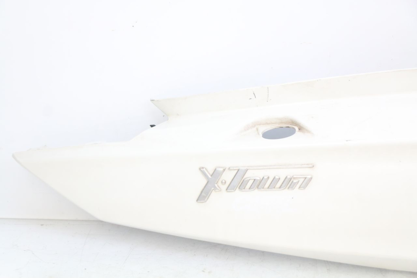 photo de FLANC ARRIERE DROIT KYMCO X-TOWN XTOWN 125 (2016 - 2021) - Marquages et références