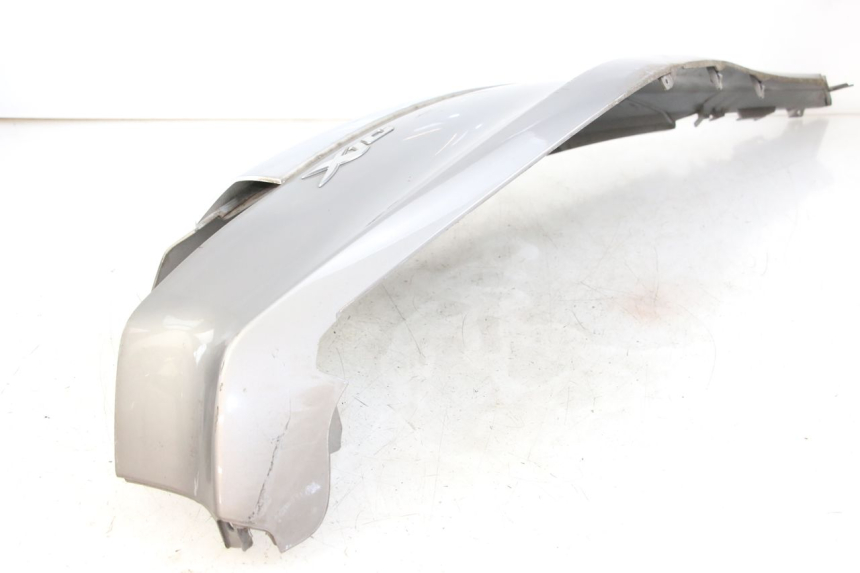 photo de FLANC ARRIERE DROIT PIAGGIO X10 125 (2012 - 2017) - Détails caractéristiques