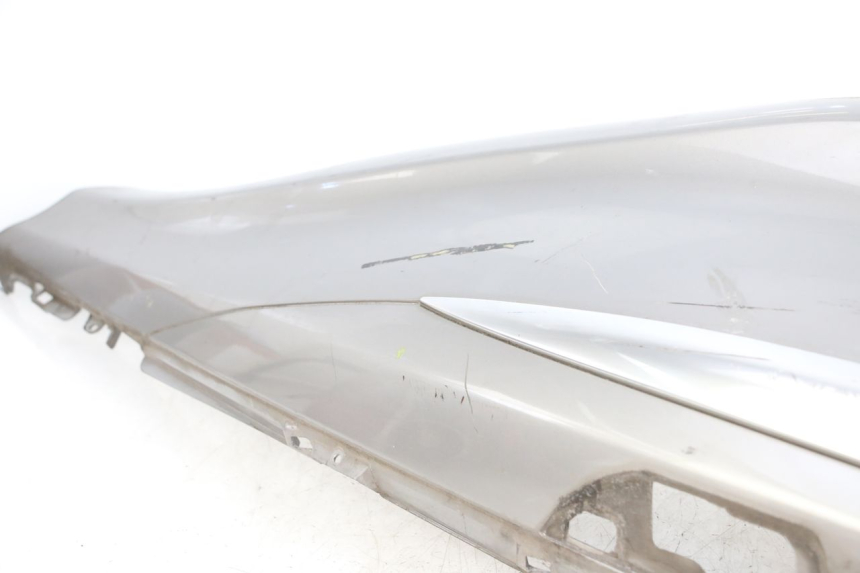 photo de FLANC ARRIERE DROIT PIAGGIO X10 125 (2012 - 2017) - Pièce contrôlée