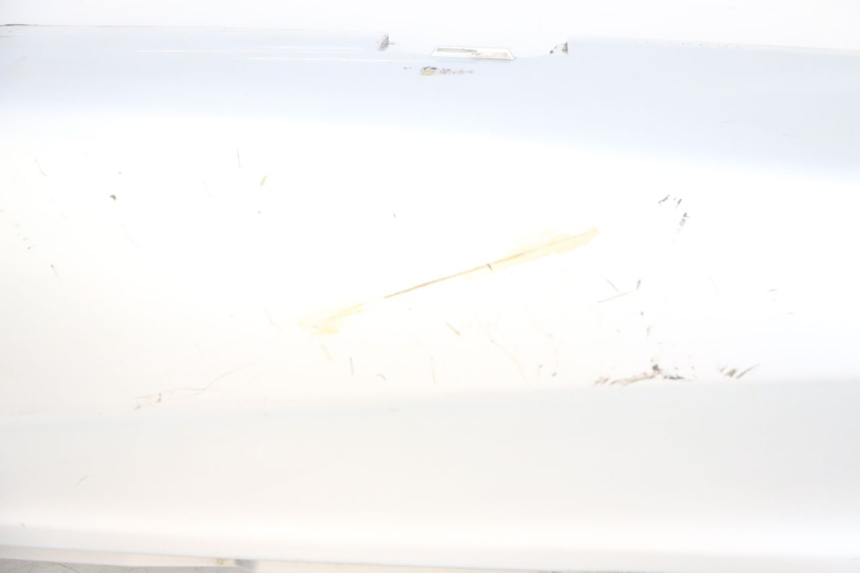 photo de FLANC ARRIERE DROIT PIAGGIO X9 125 (2000 - 2003) - Points de fixation