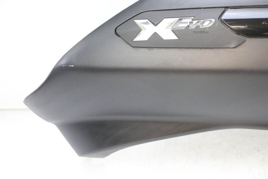 photo de FLANC ARRIERE DROIT PIAGGIO XEVO - X EVO 125 (2007 - 2017) - Zoom composants