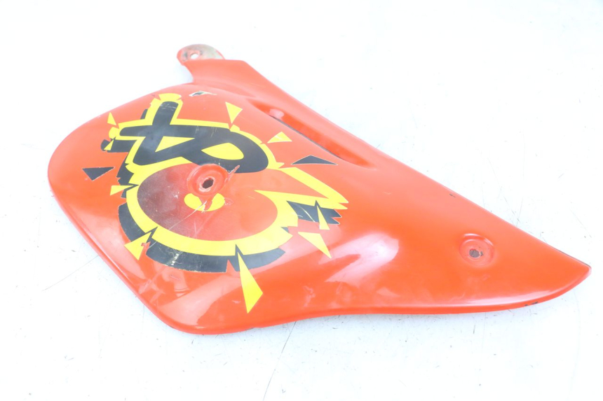 photo de FLANC ARRIERE DROIT PEUGEOT XP6 50 (1997 - 2003) - Autre angle de vue