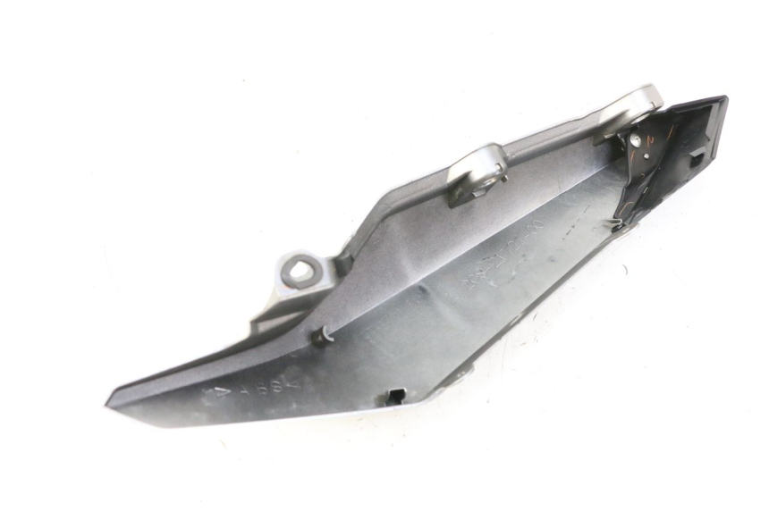 photo de FLANC ARRIERE DROIT YAMAHA XJ6 600 (2008 - 2016) - Points de fixation