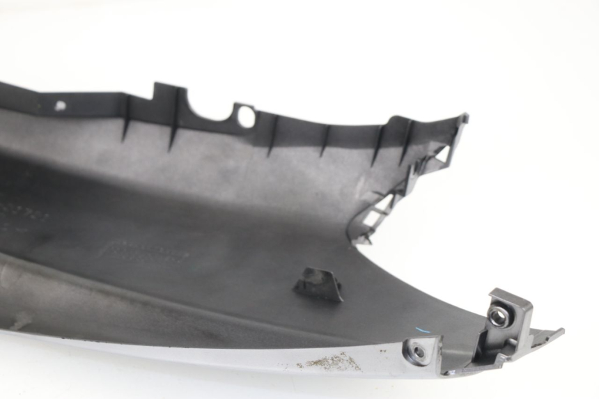 photo de FLANC ARRIERE DROIT YAMAHA YP MAJESTY 400 (2004 - 2008) - Gros plan technique