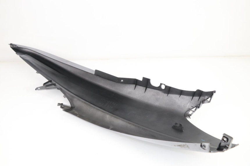 photo de FLANC ARRIERE DROIT YAMAHA YP MAJESTY 400 (2004 - 2008) - Points de fixation