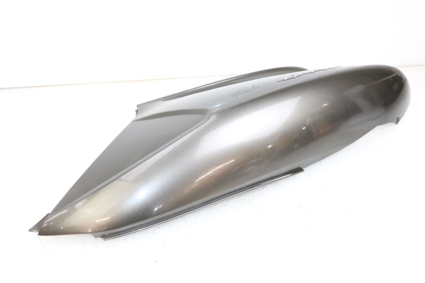 photo de FLANC ARRIERE DROIT YAMAHA YP MAJESTY 125 (2002 - 2006) - Gros plan technique