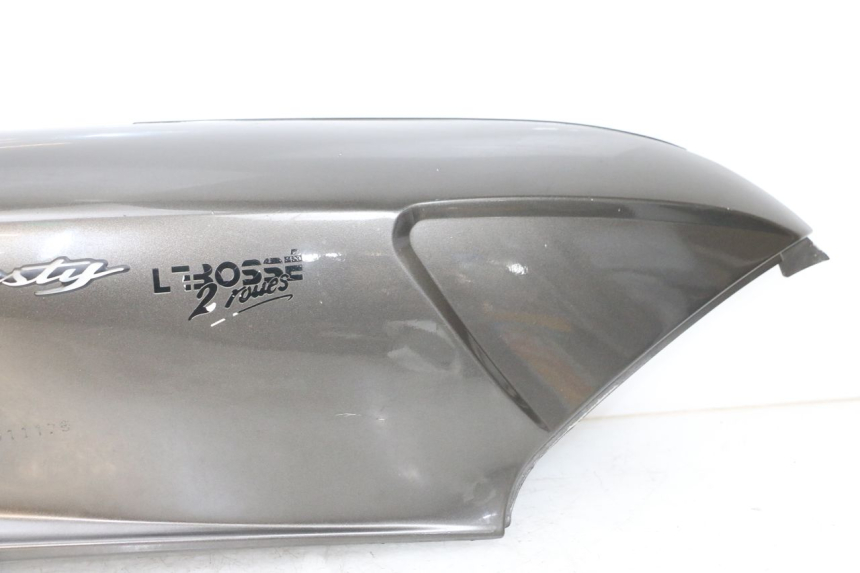 photo de FLANC ARRIERE DROIT YAMAHA YP MAJESTY 125 (2002 - 2006) - État de surface