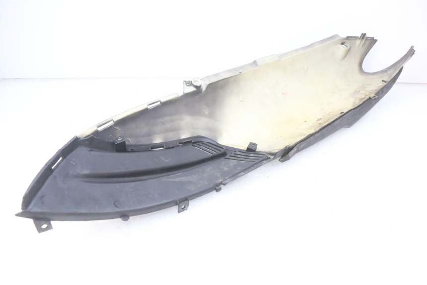 photo de FLANC ARRIERE DROIT YIYING YY50QT-10 50 (2007 - 2022) - Gros plan technique