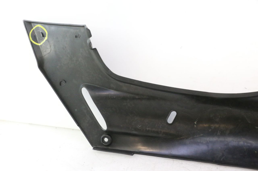 photo de FLANC ARRIERE DROIT KAWASAKI ZZR 600 (1995 - 2004) - Zoom composants