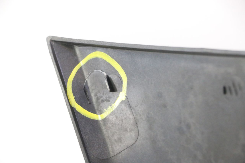 photo de FLANC ARRIERE DROIT KAWASAKI ZZR 600 (1995 - 2004) - Vue rapprochée