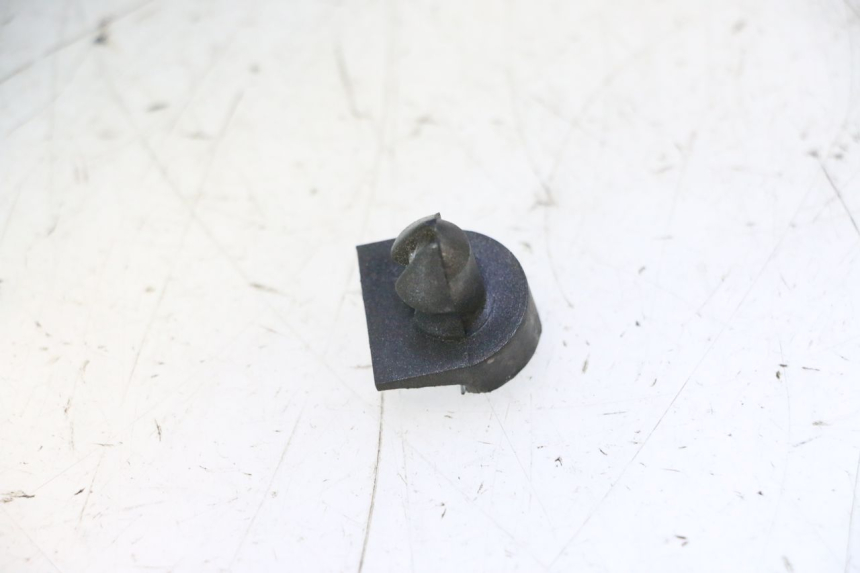 photo de FLANC ARRIERE DROIT KAWASAKI ZZR 600 (1995 - 2004) - Points de fixation