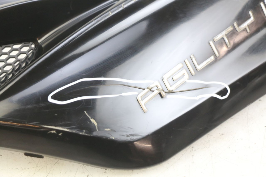 photo de FLANC ARRIERE GAUCHE KYMCO AGILITY 16+ 4T 50 (2018 - 2023) - Points de fixation