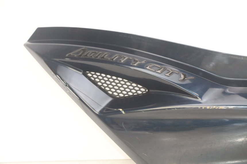 photo de FLANC ARRIERE GAUCHE KYMCO AGILITY 16+ 4T 50 (2018 - 2023) - Vue rapprochée