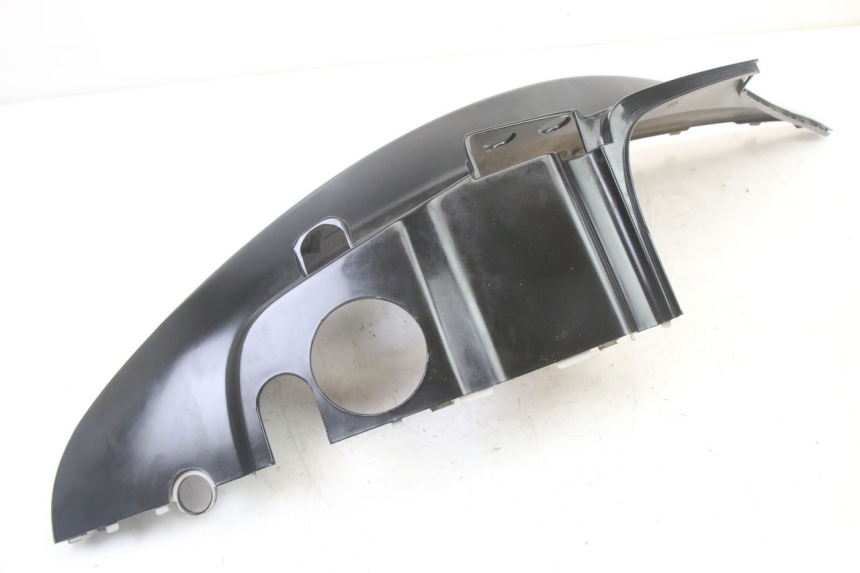 photo de FLANC ARRIERE GAUCHE KYMCO AGILITY 4T 50 (2005 - 2018) - Gros plan technique