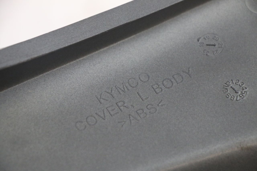 photo de FLANC ARRIERE GAUCHE KYMCO AGILITY 4T 50 (2018 - 2022) - Détails caractéristiques