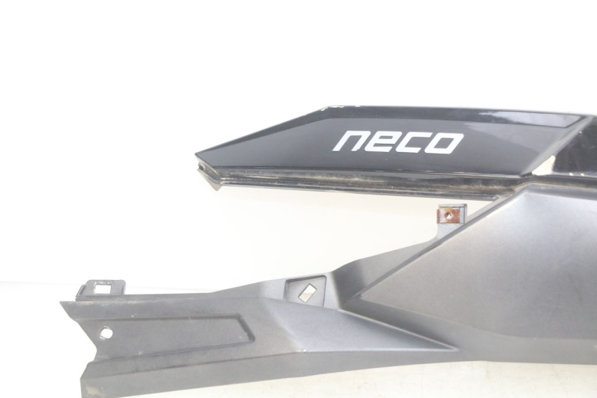 photo de FLANC ARRIERE GAUCHE NECO ALEXONE 125 (2017 - 2024) - Vue rapprochée