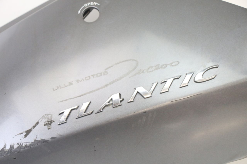 photo de FLANC ARRIERE GAUCHE APRILIA ATLANTIC 125 (2003 - 2009) - Autre angle de vue