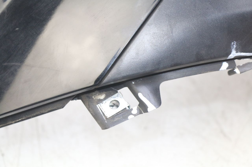 photo de FLANC ARRIERE GAUCHE PIAGGIO BEVERLY 125 (2010 - 2015) - Points de fixation